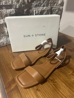 Sun + Stone Women's Cognac Ankle-Strap Flat Sandals new in box size 8.5